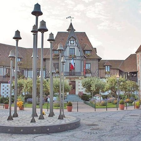 Le Cyrano, Deauville - App. T2 Proche De La Mer Luaran gambar