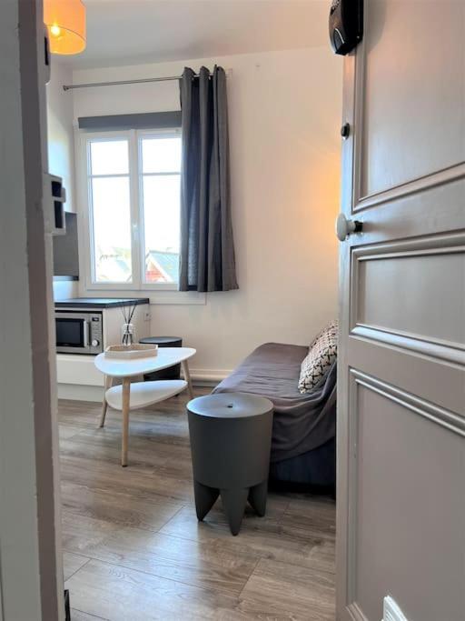Le Cyrano, Deauville - App. T2 Proche De La Mer Luaran gambar