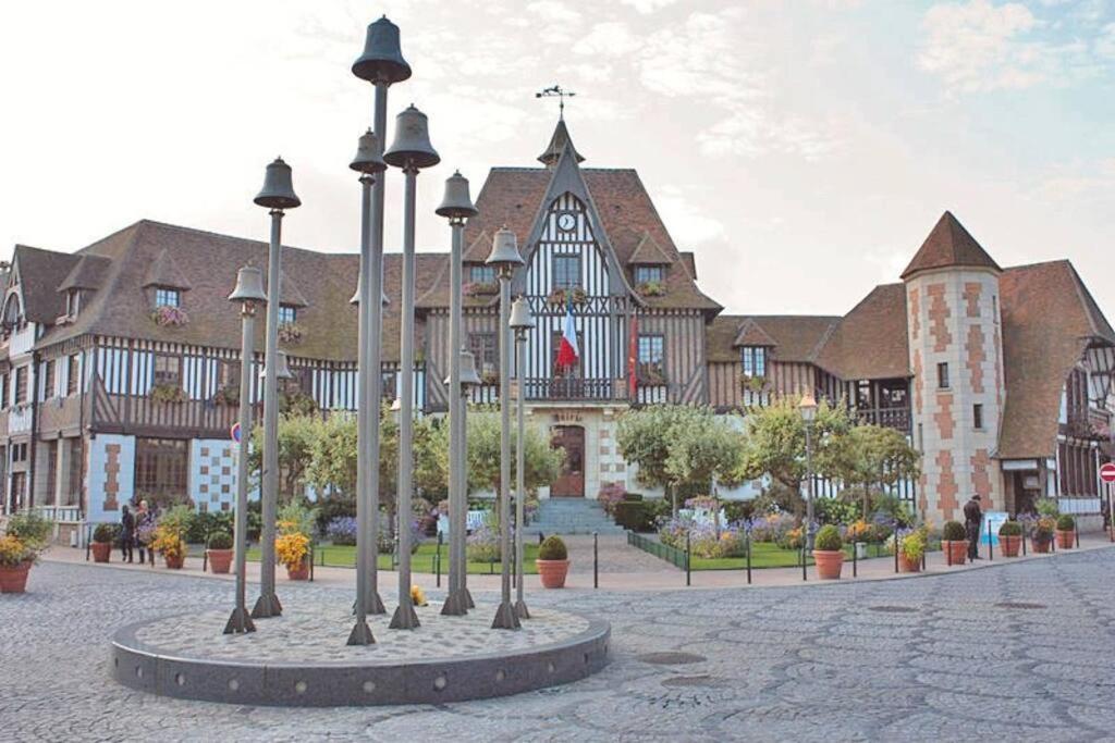 Le Cyrano, Deauville - App. T2 Proche De La Mer Luaran gambar